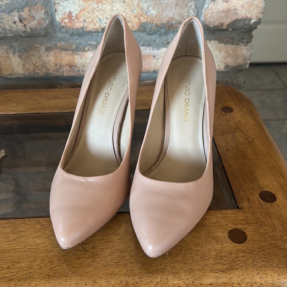 Arturo Chiang Nude Pumps